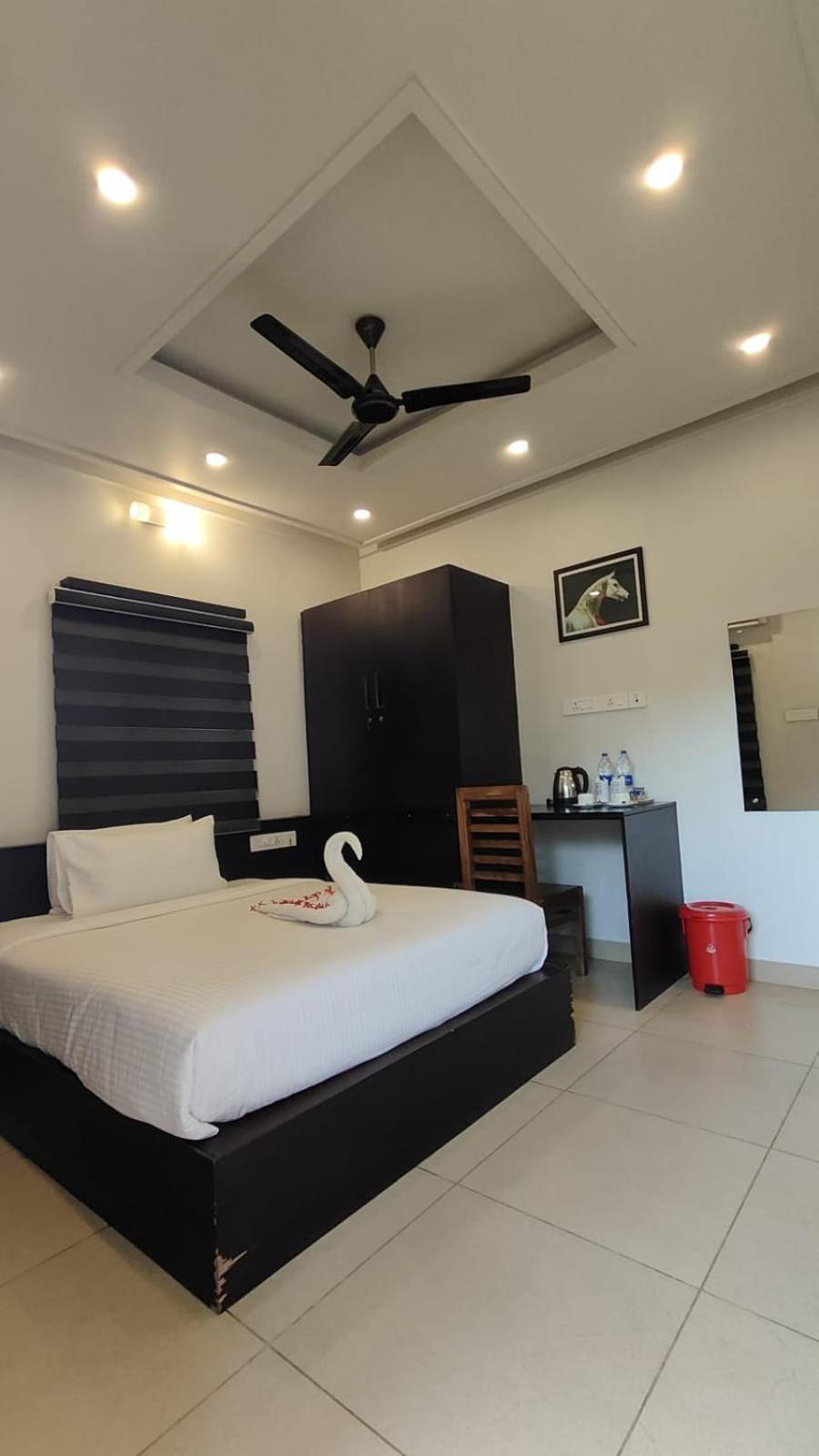 Aroma Ayur Heritage Mattanur Ngoại thất bức ảnh