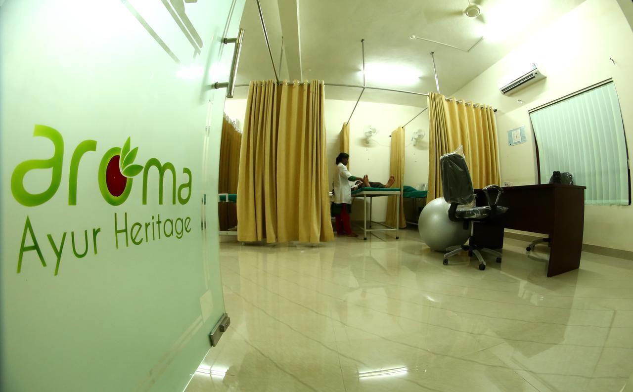 Aroma Ayur Heritage Mattanur Ngoại thất bức ảnh